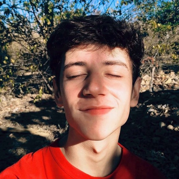 Meet your Posher, Peter - Picture 1 of 1